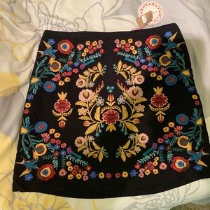 Embroidered skirt